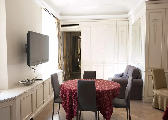 Crispy Luxury Apartment